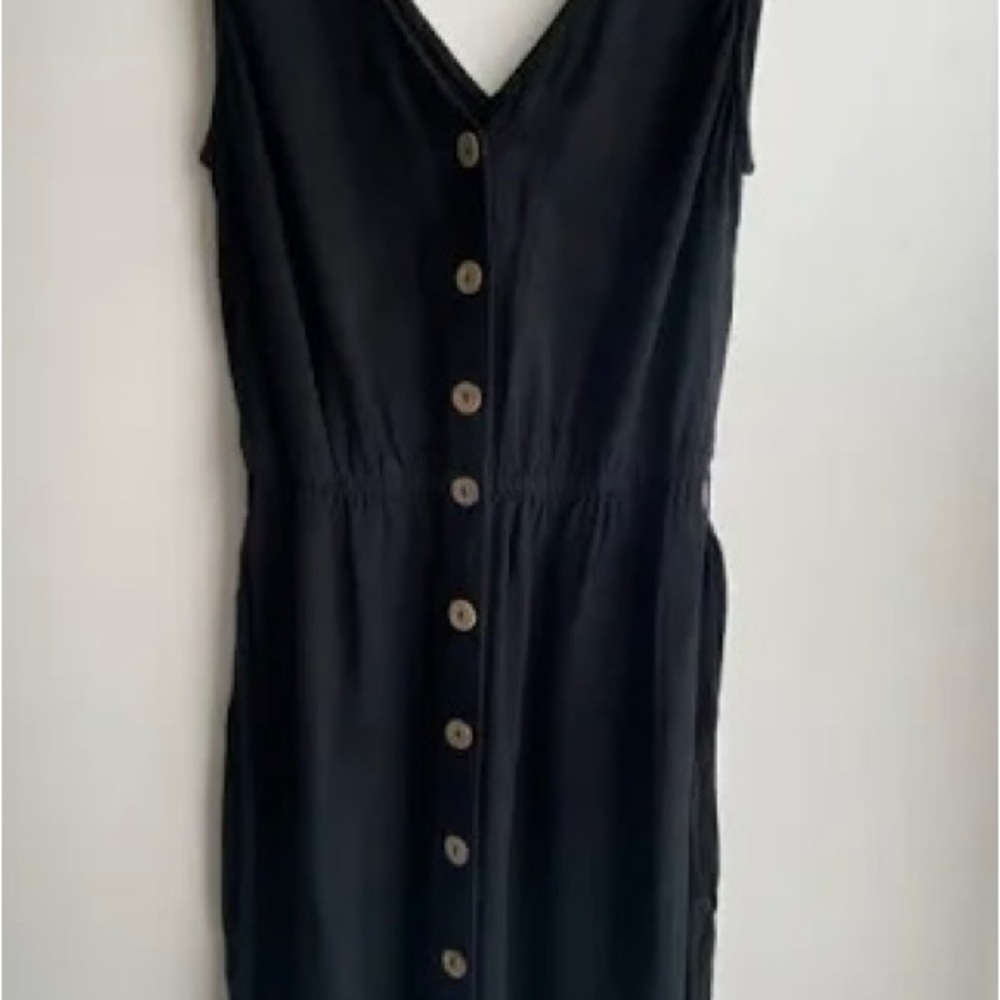 Universal thread black midi dress.